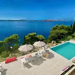 Empress Vila Dramalj